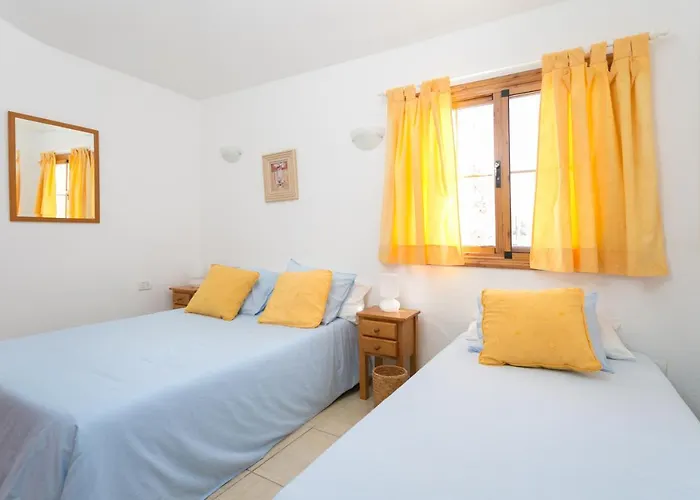 Casa Amarilla Sunny Holiday Home With Heated Pool