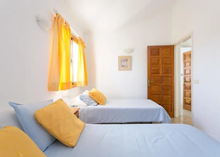 Casa Amarilla Sunny Holiday Home With Heated Pool
